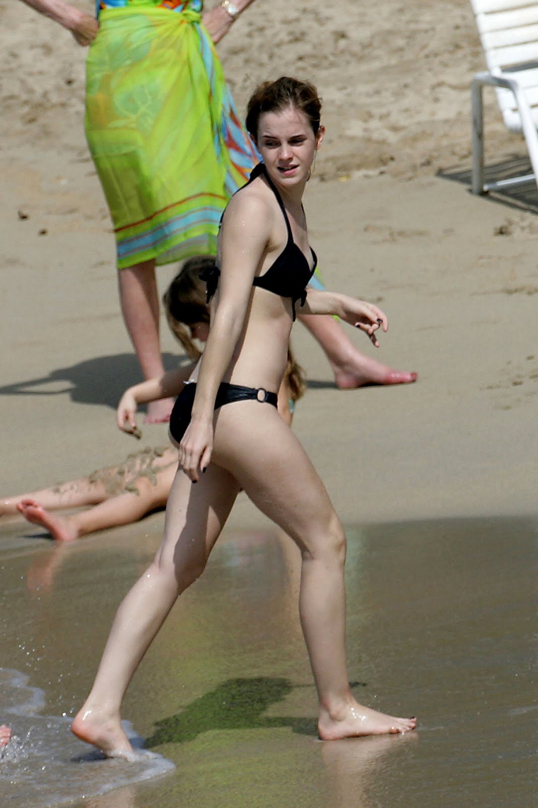 Emma_Watson_black_bikini_nipple_slip.jpg